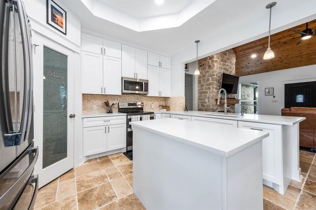 8032 Short Rd Road, Needville, TX 77461