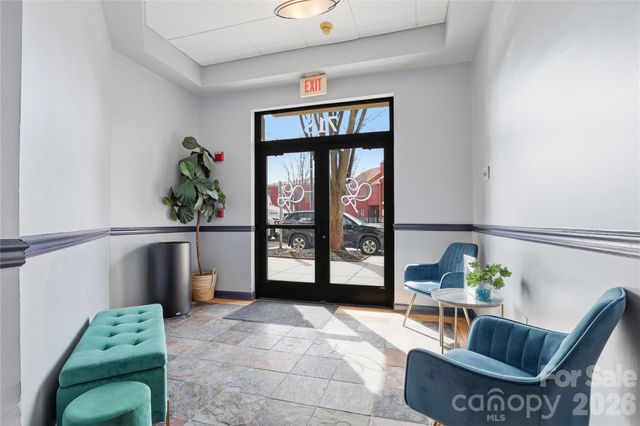 718 W Trade Street 305, Charlotte, NC 28202