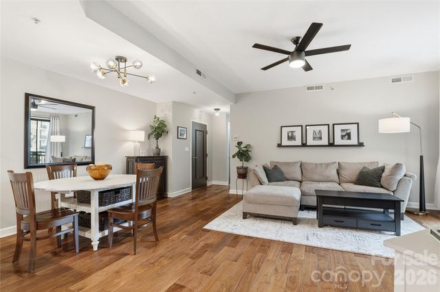 718 W Trade Street 305, Charlotte, NC 28202