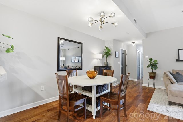 718 W Trade Street 305, Charlotte, NC 28202