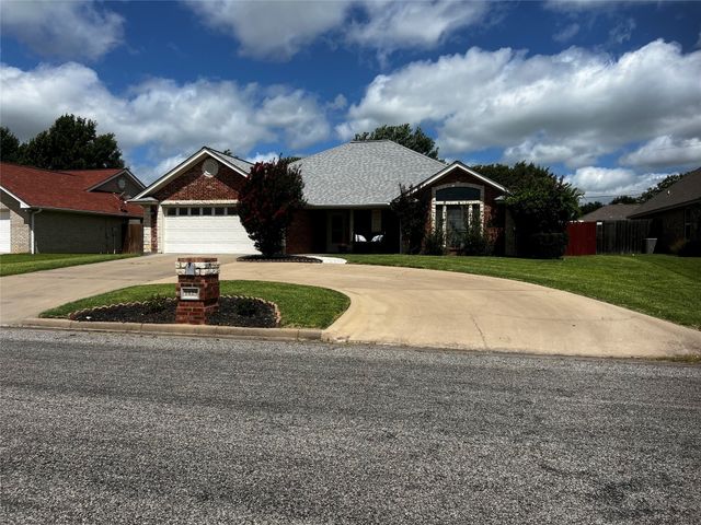 1425 Glenwood Drive, Stephenville, TX 76401