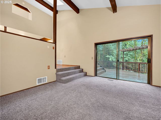 35570 Se BARNUM Rd, Sandy, OR 97055