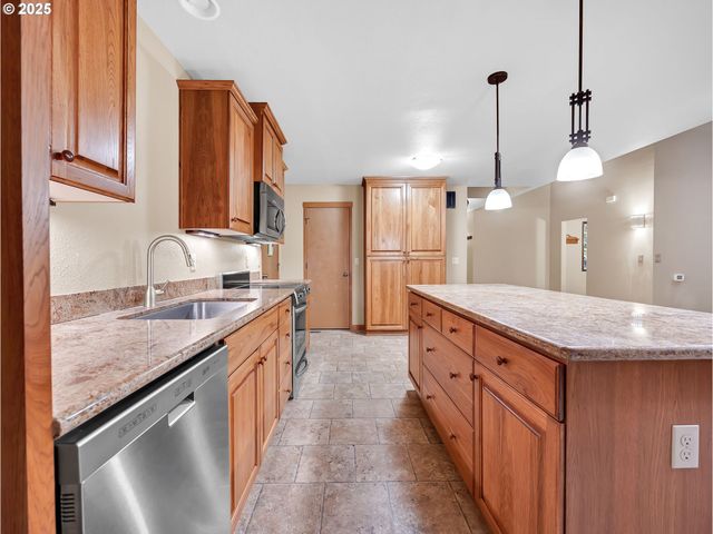 35570 Se BARNUM Rd, Sandy, OR 97055