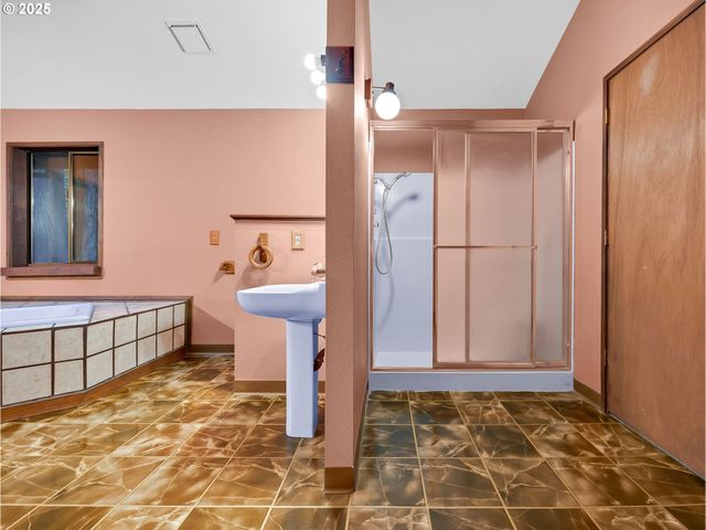 35570 Se BARNUM Rd, Sandy, OR 97055