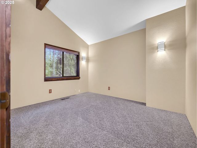 35570 Se BARNUM Rd, Sandy, OR 97055