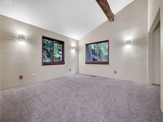 35570 Se BARNUM Rd, Sandy, OR 97055