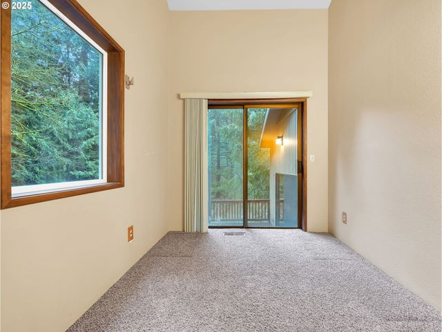 35570 Se BARNUM Rd, Sandy, OR 97055