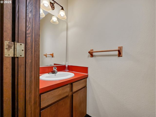 35570 Se BARNUM Rd, Sandy, OR 97055