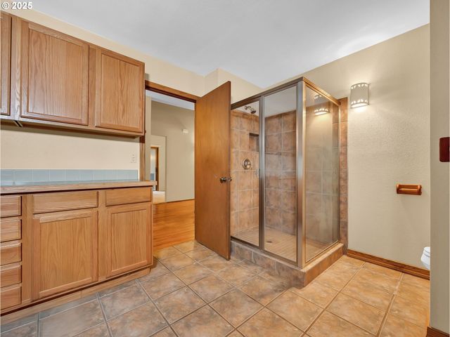 35570 Se BARNUM Rd, Sandy, OR 97055