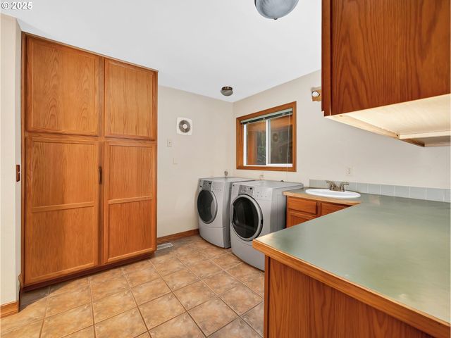 35570 Se BARNUM Rd, Sandy, OR 97055