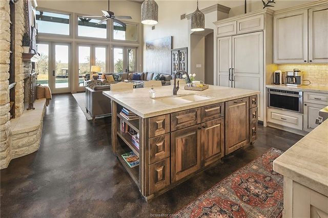 3190 Fm 1361, Somerville, TX 77879