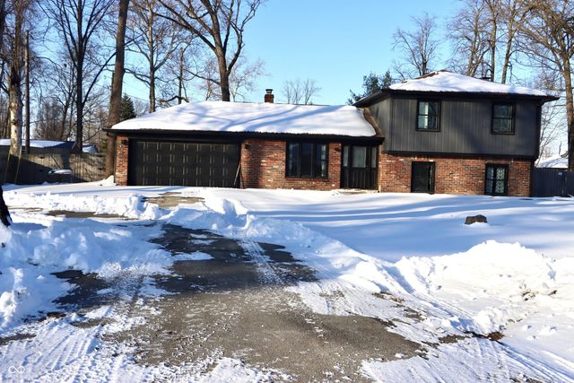 4856 Catalina Drive S, New Palestine, IN 46163