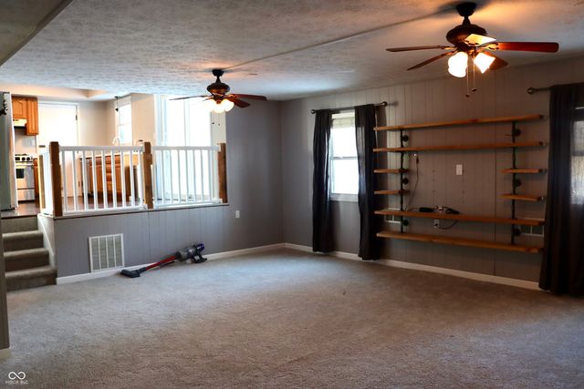 4856 Catalina Drive S, New Palestine, IN 46163