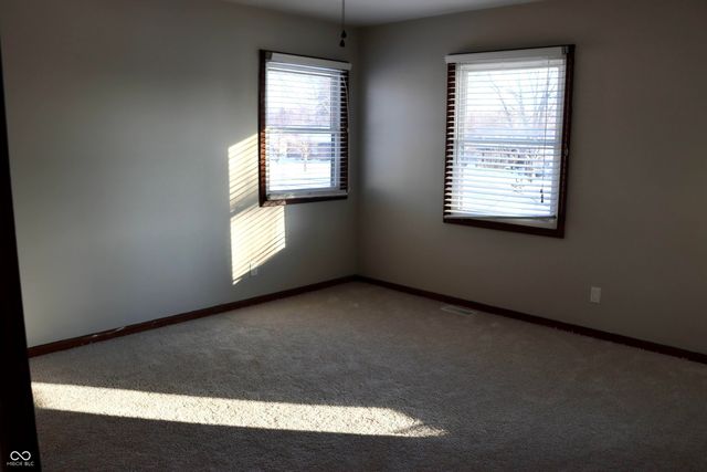 4856 Catalina Drive S, New Palestine, IN 46163