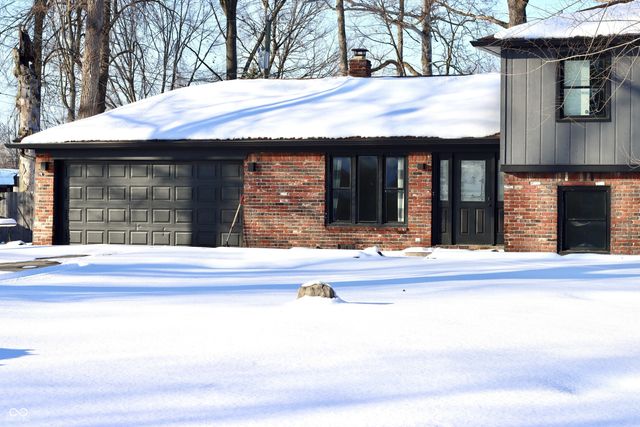 4856 Catalina Drive S, New Palestine, IN 46163