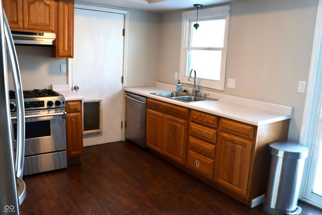 4856 Catalina Drive S, New Palestine, IN 46163