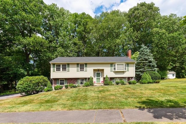 25 Lisa Lane, Reading, MA 01867