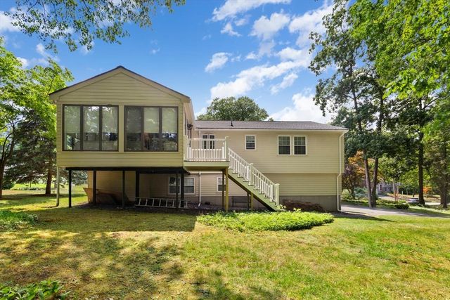 25 Lisa Lane, Reading, MA 01867