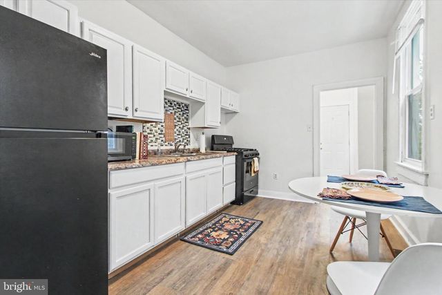511 W PHILADELPHIA ST, York, PA 17401