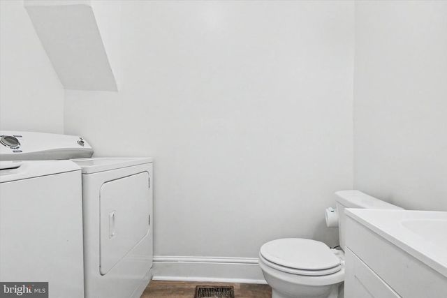511 W PHILADELPHIA ST, York, PA 17401