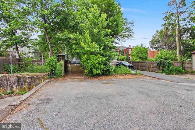 511 W PHILADELPHIA ST, York, PA 17401