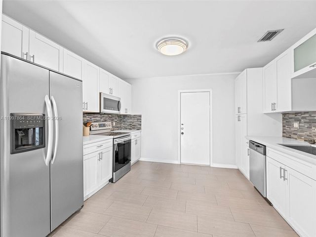 1432 NE 5th Ave, Fort Lauderdale, FL 33304