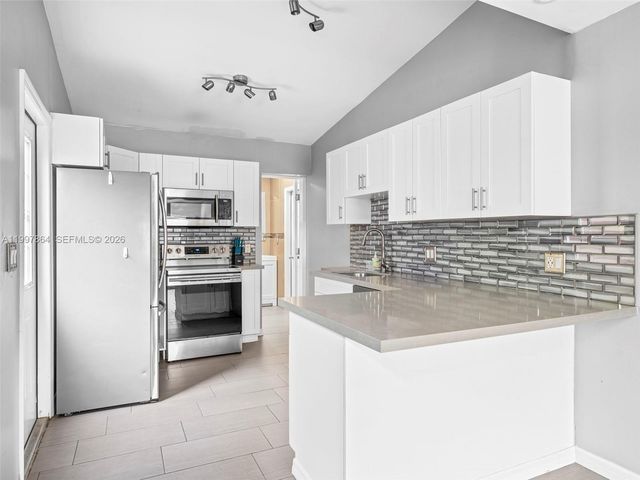 1432 NE 5th Ave, Fort Lauderdale, FL 33304