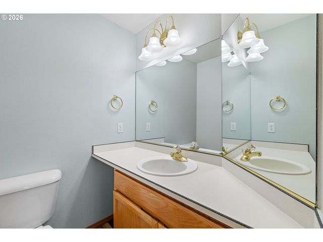 9260 Sw SKOKOMISH Ln, Tualatin, OR 97062
