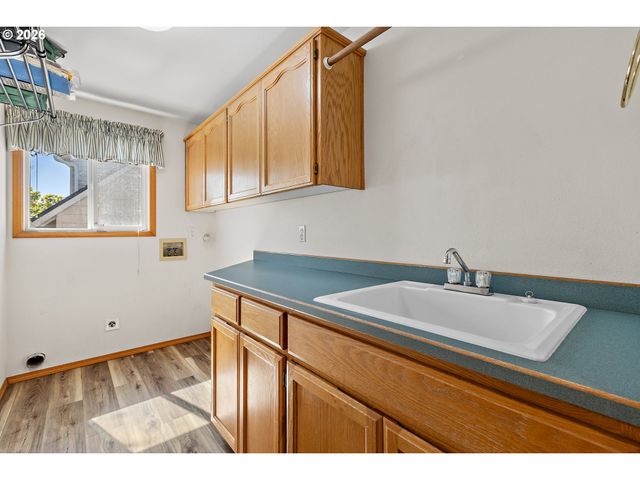 9260 Sw SKOKOMISH Ln, Tualatin, OR 97062