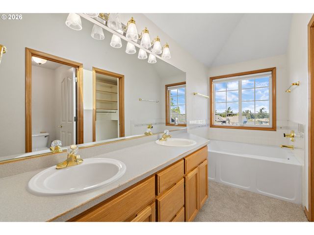 9260 Sw SKOKOMISH Ln, Tualatin, OR 97062