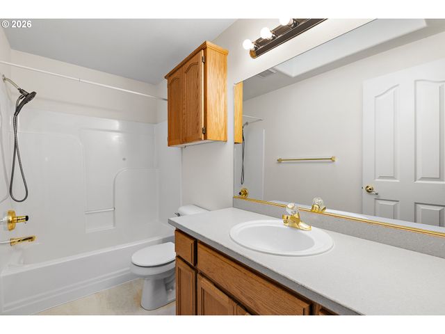 9260 Sw SKOKOMISH Ln, Tualatin, OR 97062