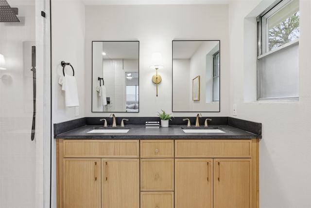 2112 Stonegate Drive N, Bedford, TX 76021
