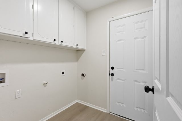 2112 Stonegate Drive N, Bedford, TX 76021