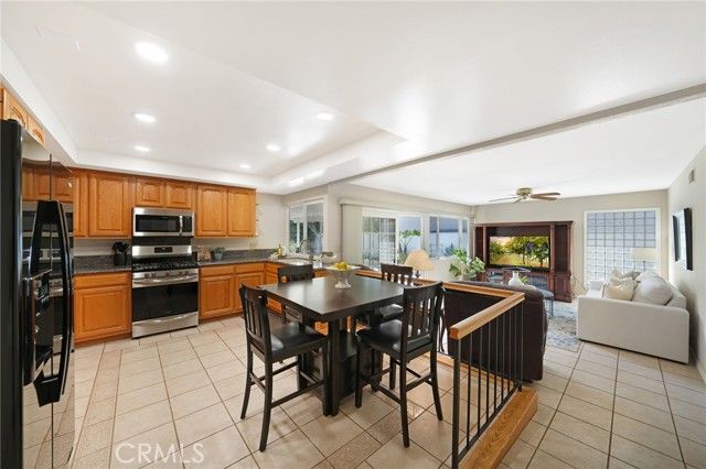 16672 Bolero Ln, Huntington Beach, CA 92649