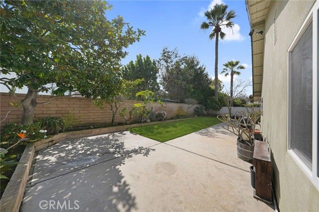 16672 Bolero Ln, Huntington Beach, CA 92649