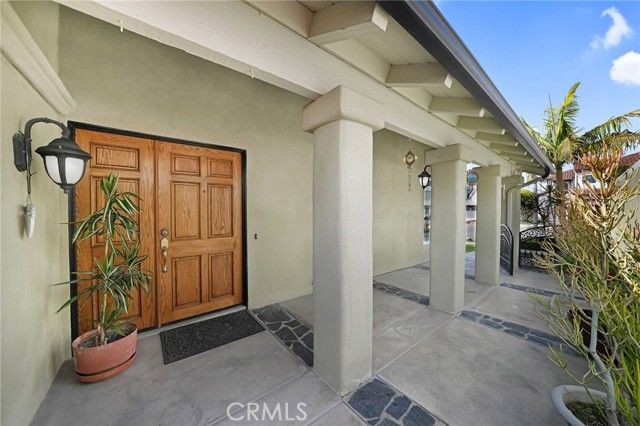 16672 Bolero Ln, Huntington Beach, CA 92649