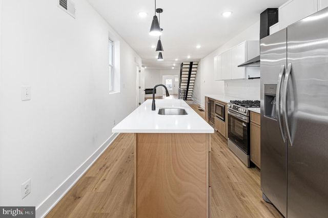 5817 WALNUT ST, Philadelphia, PA 19139