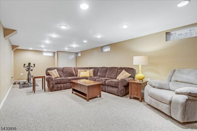 7 Heritage Dr, Sparta Twp., NJ 07871