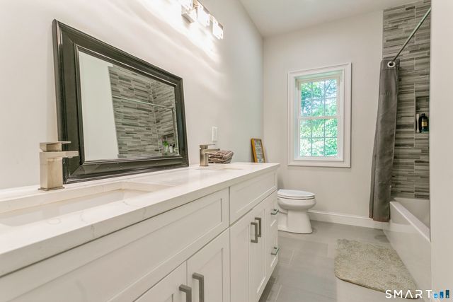 4 Darcangelo Drive, Brookfield, CT 06804