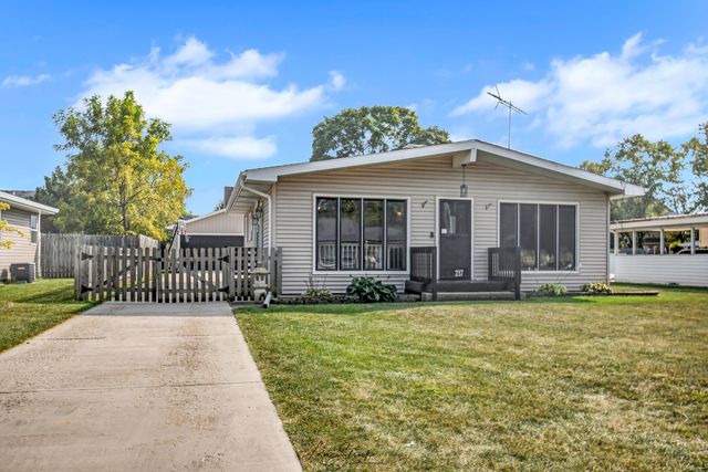 217 Sherman Avenue, Montgomery, IL 60538