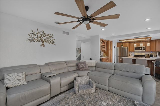 1912 Silverwood Circle, Corona, CA 92881