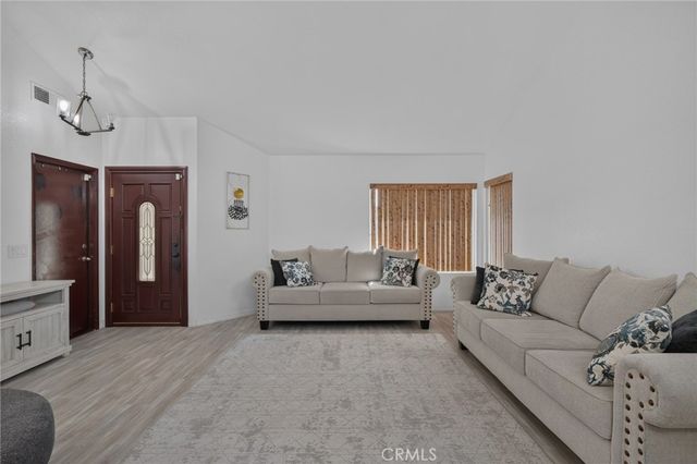1912 Silverwood Circle, Corona, CA 92881