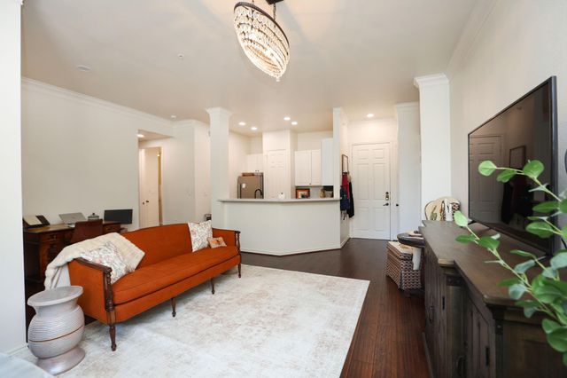 2400 S Mccue Road 104, Houston, TX 77056