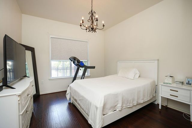 2400 S Mccue Road 104, Houston, TX 77056