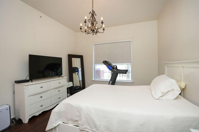 2400 S Mccue Road 104, Houston, TX 77056