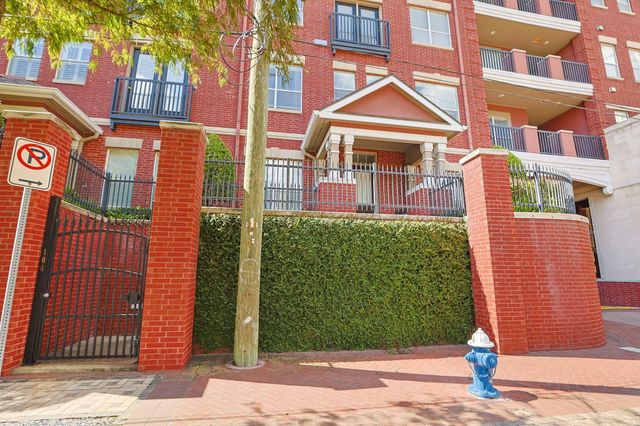 2400 S Mccue Road 104, Houston, TX 77056