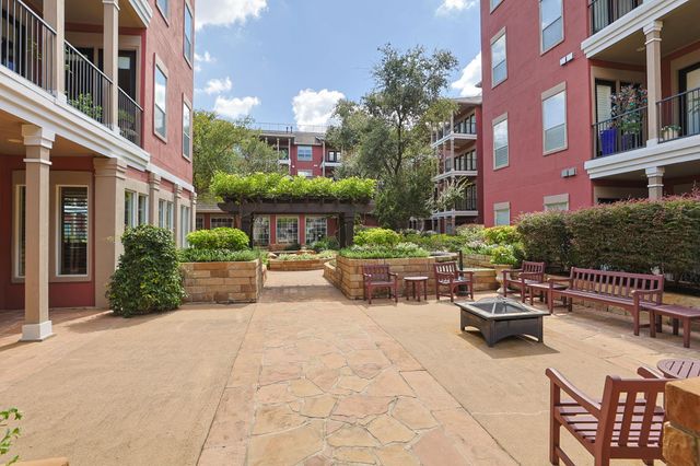 2400 S Mccue Road 104, Houston, TX 77056