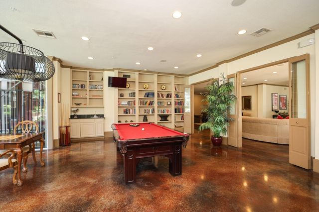 2400 S Mccue Road 104, Houston, TX 77056