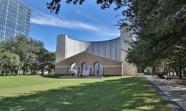 2400 S Mccue Road 104, Houston, TX 77056