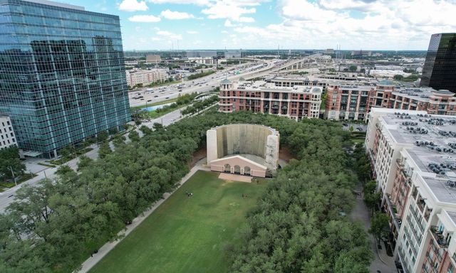 2400 S Mccue Road 104, Houston, TX 77056